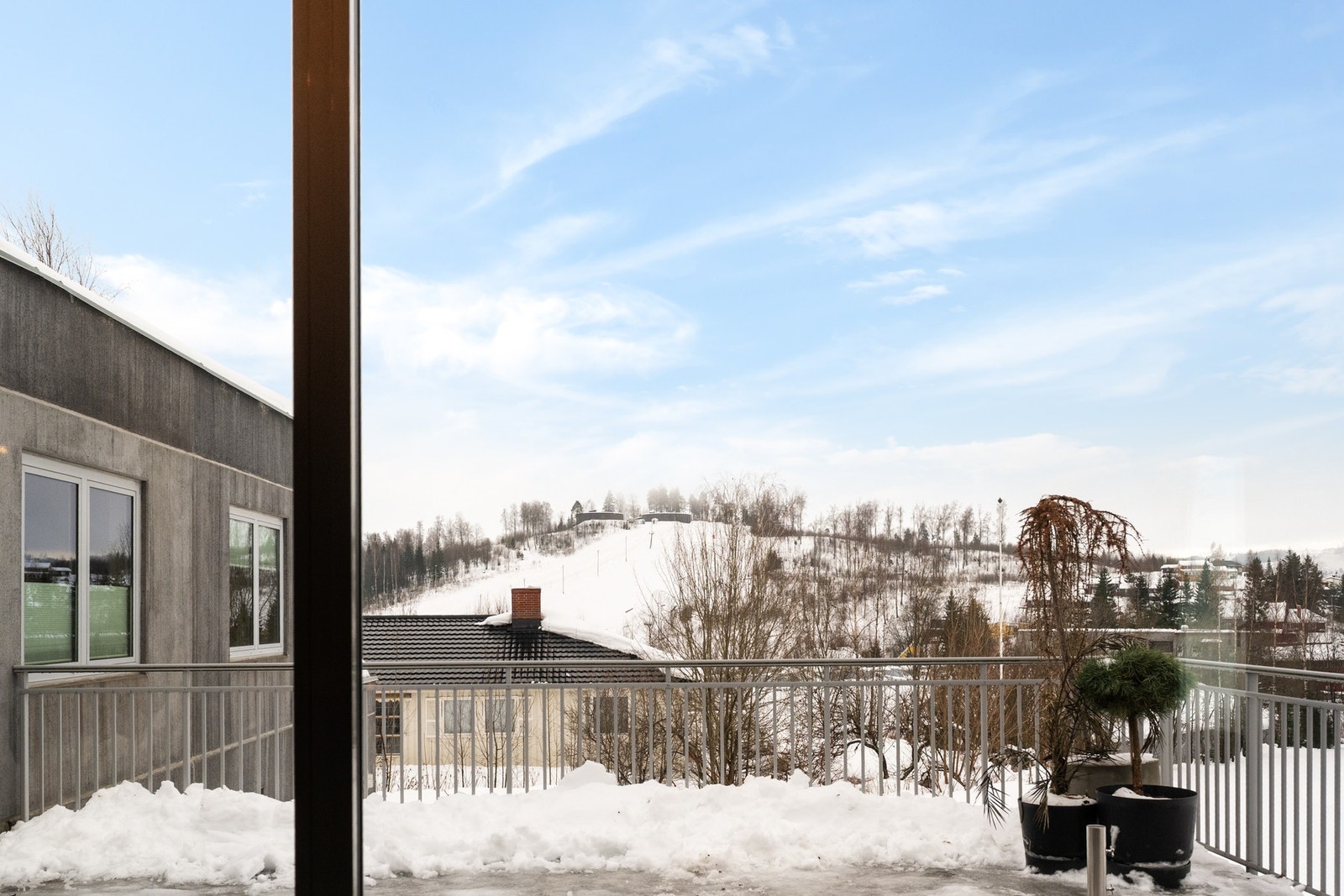 Flott utsikt til Hovdebakken Galleribilde