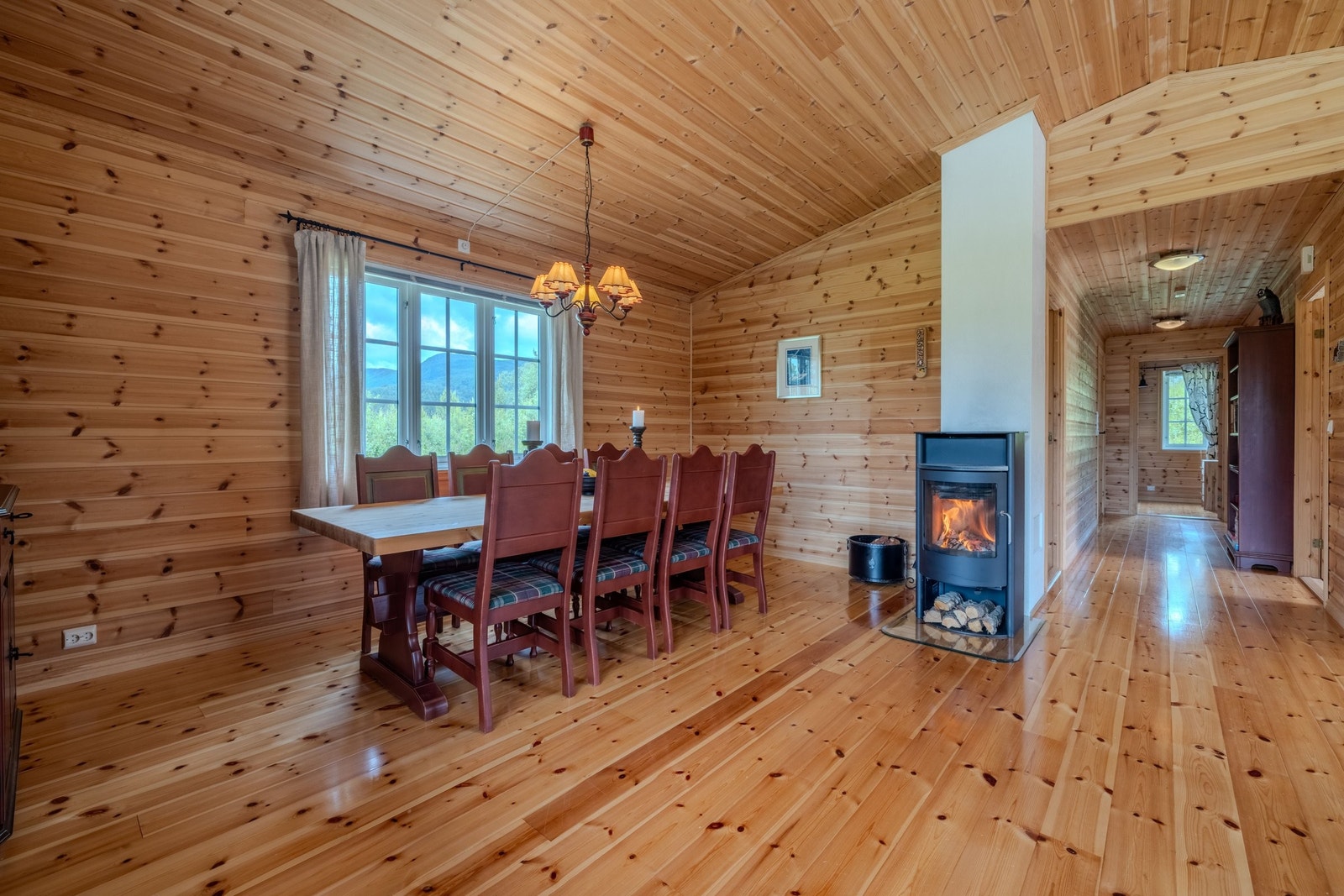 God plass til spisebord Galleribilde