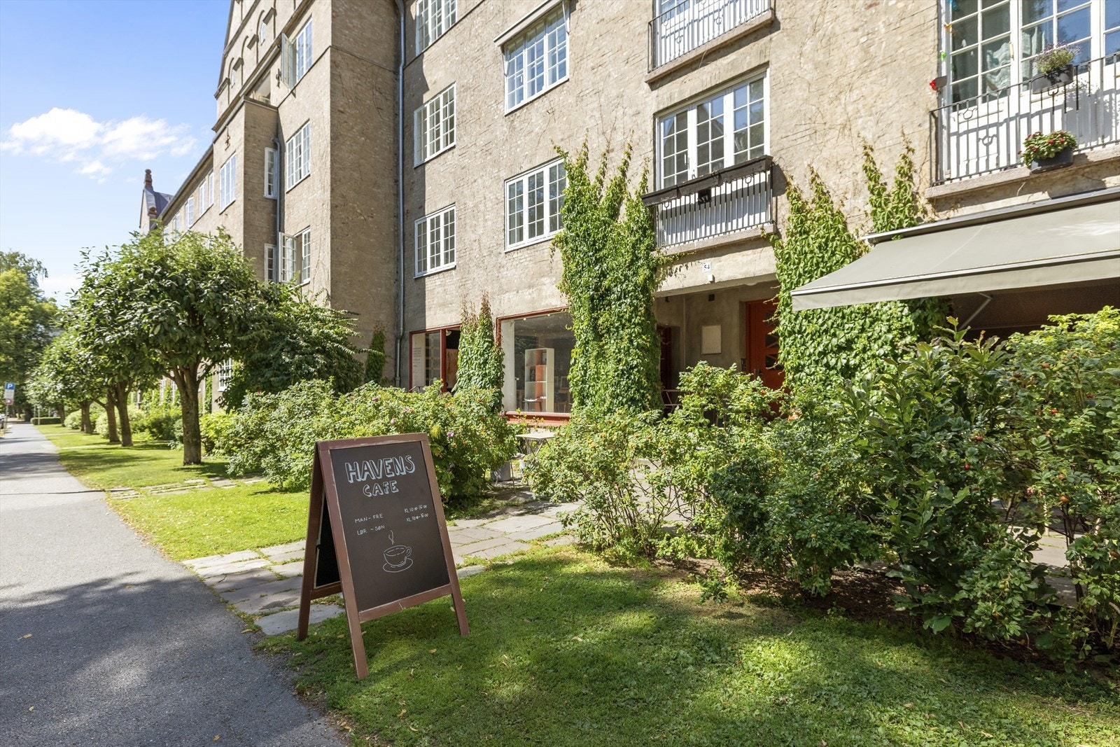 Hyggelige Jessenløkken ligger en kort spasertur fra leiligheten. Galleribilde