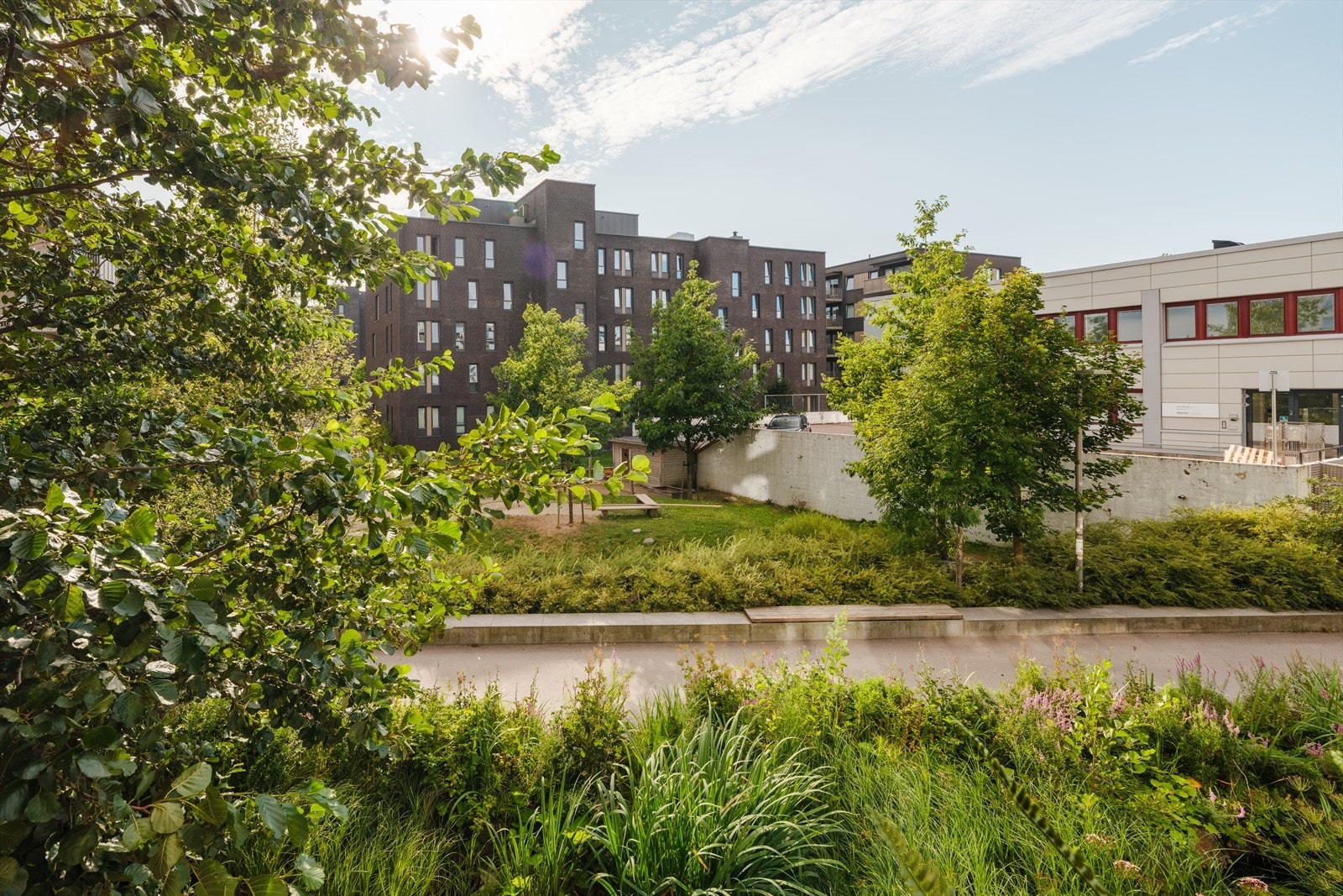 Hovinbekken renner rett forbi og gir en unik stemning på balkongen. Galleribilde
