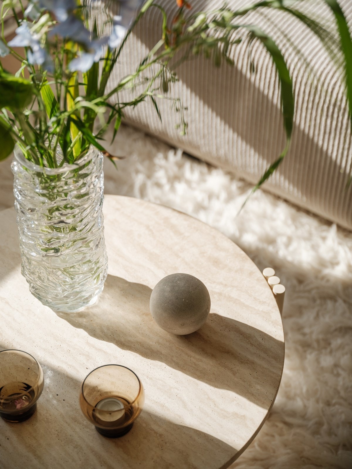 Se det fine lyset som treffer stuebordet! Galleribilde