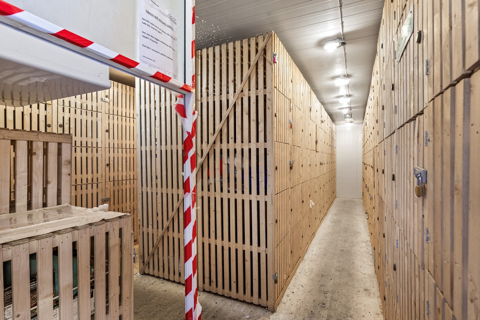 I fryseriet har hver leilighet sin egen frysebod Galleribilde