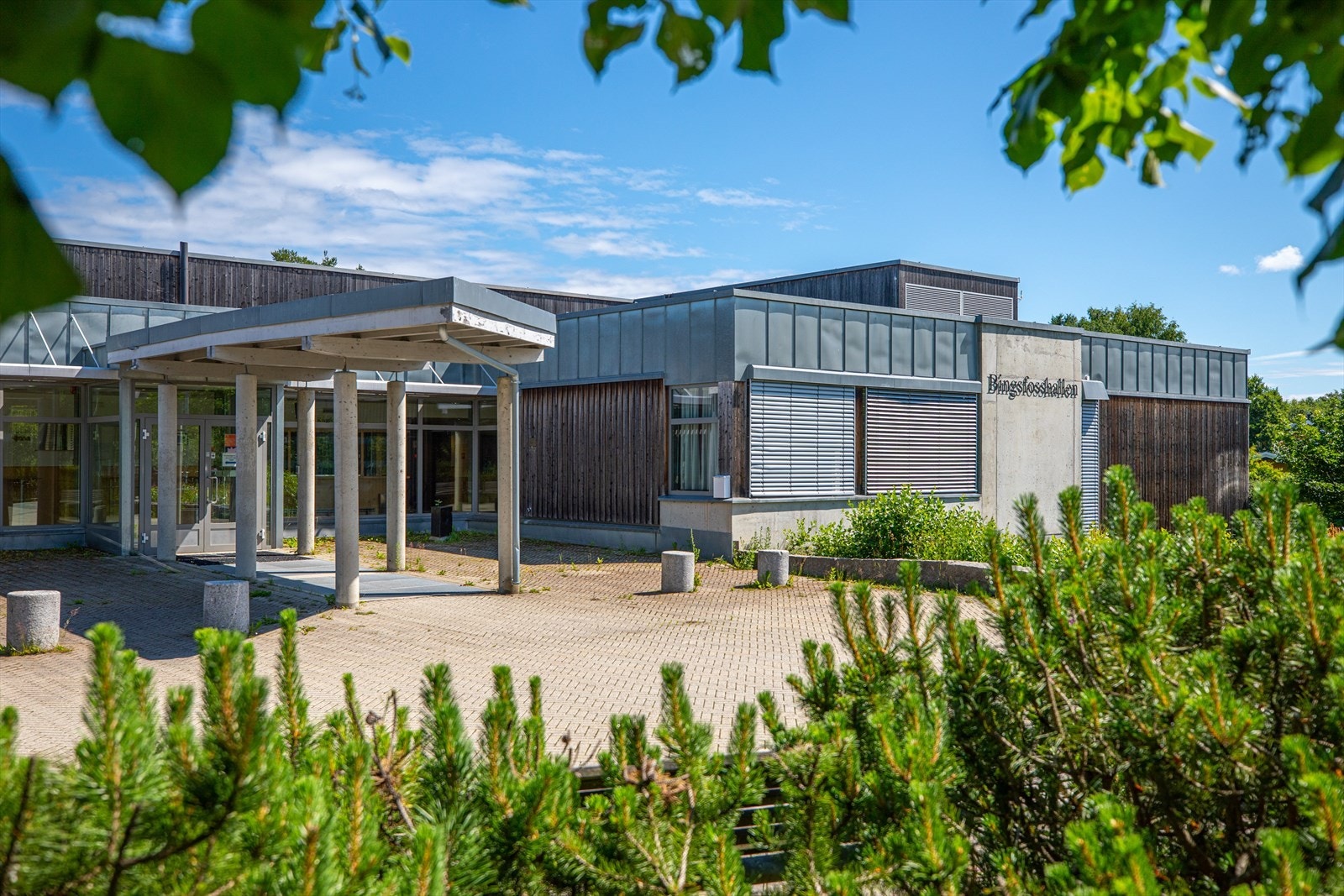 Bingsfosshallen. Galleribilde