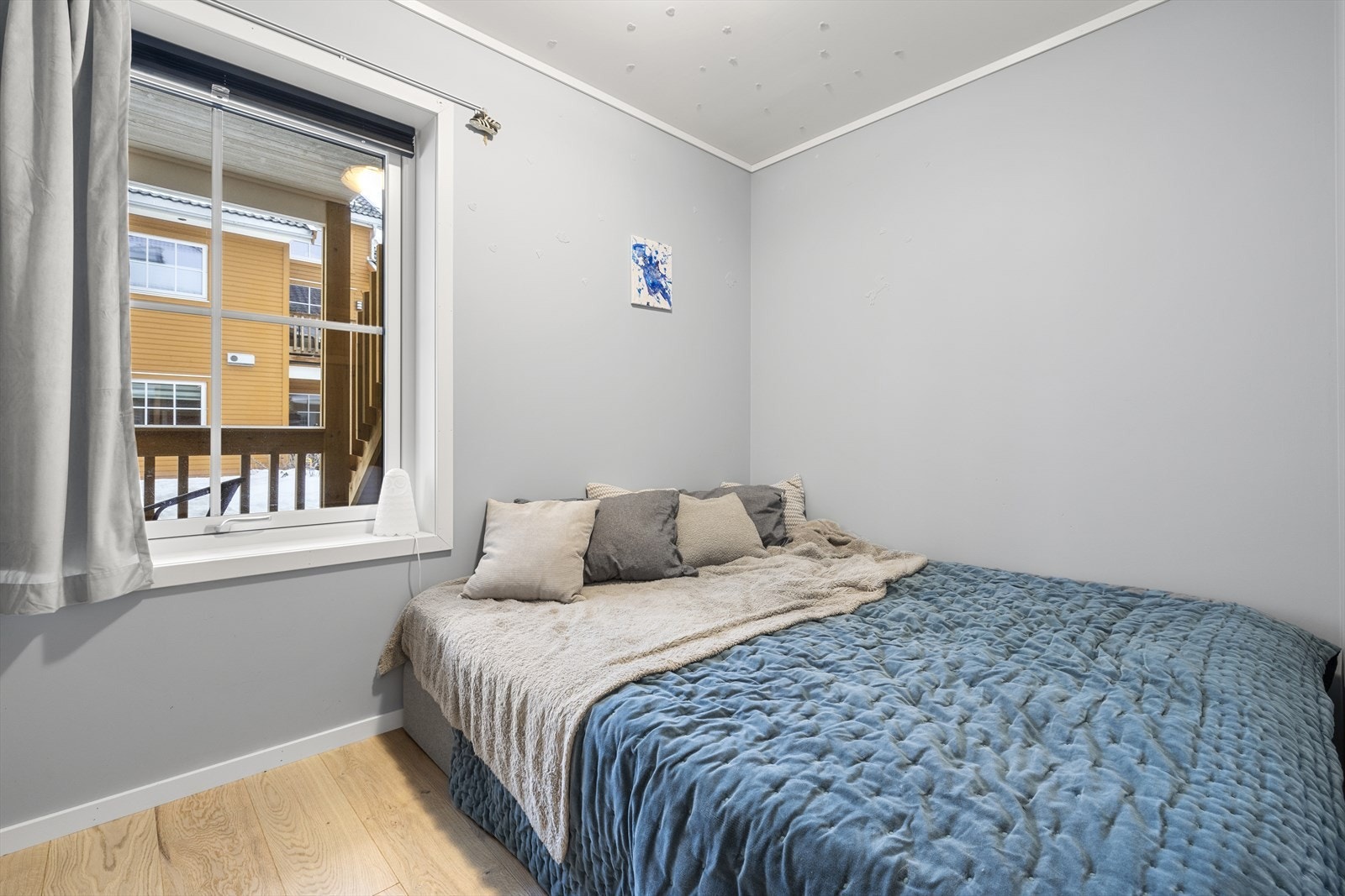 Soverom 3. Ypperlig både som barnerom, gjesterom og kontor. Galleribilde