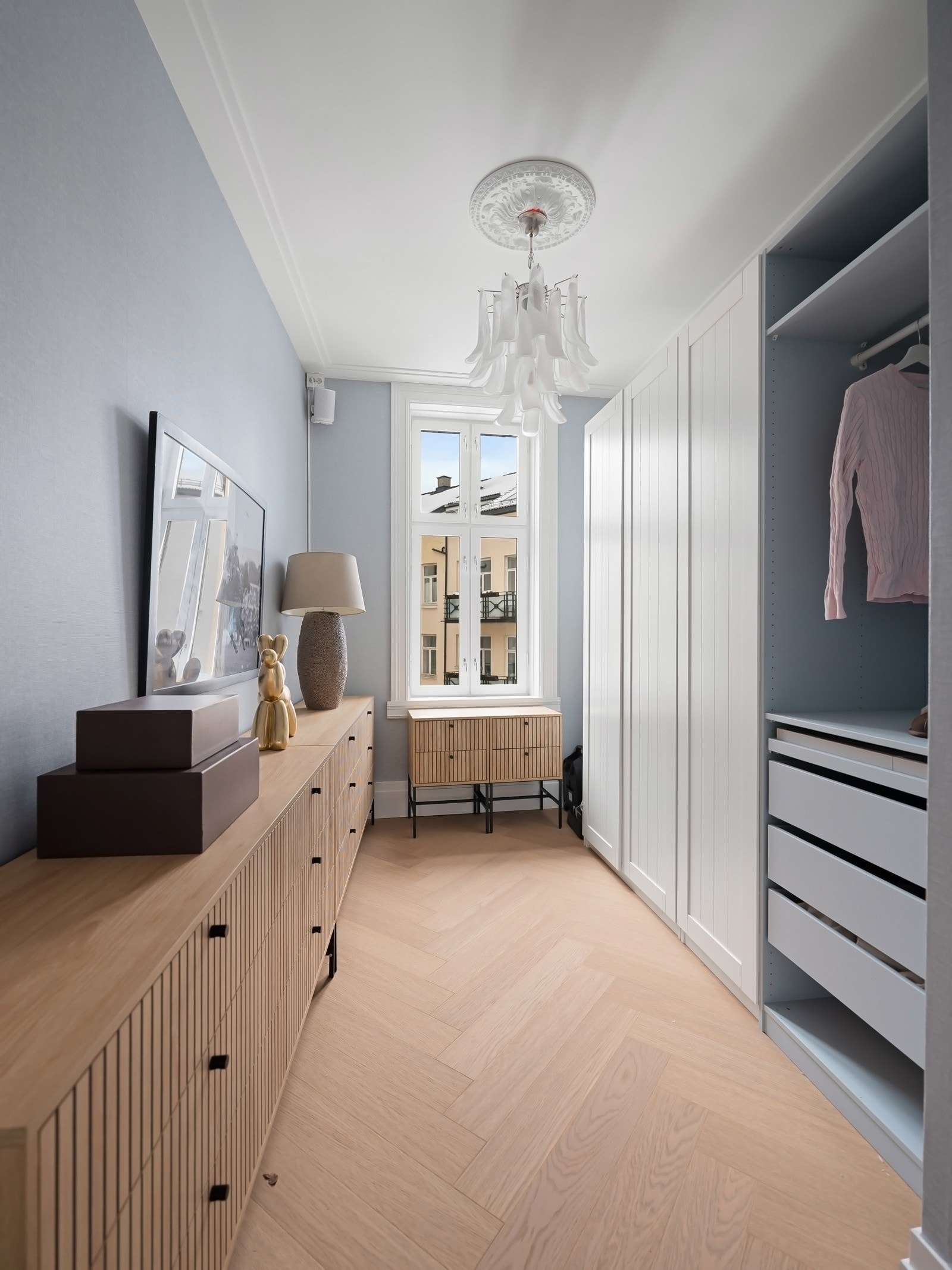 Soverom nummer to er av god størrelse og egner seg godt som barnerom, gjesterom, garderobe eller kontor. Galleribilde