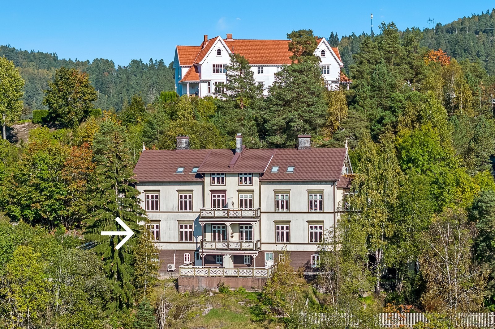 Velkommen til herskapelige Nordre Røråsen 5B! Galleribilde