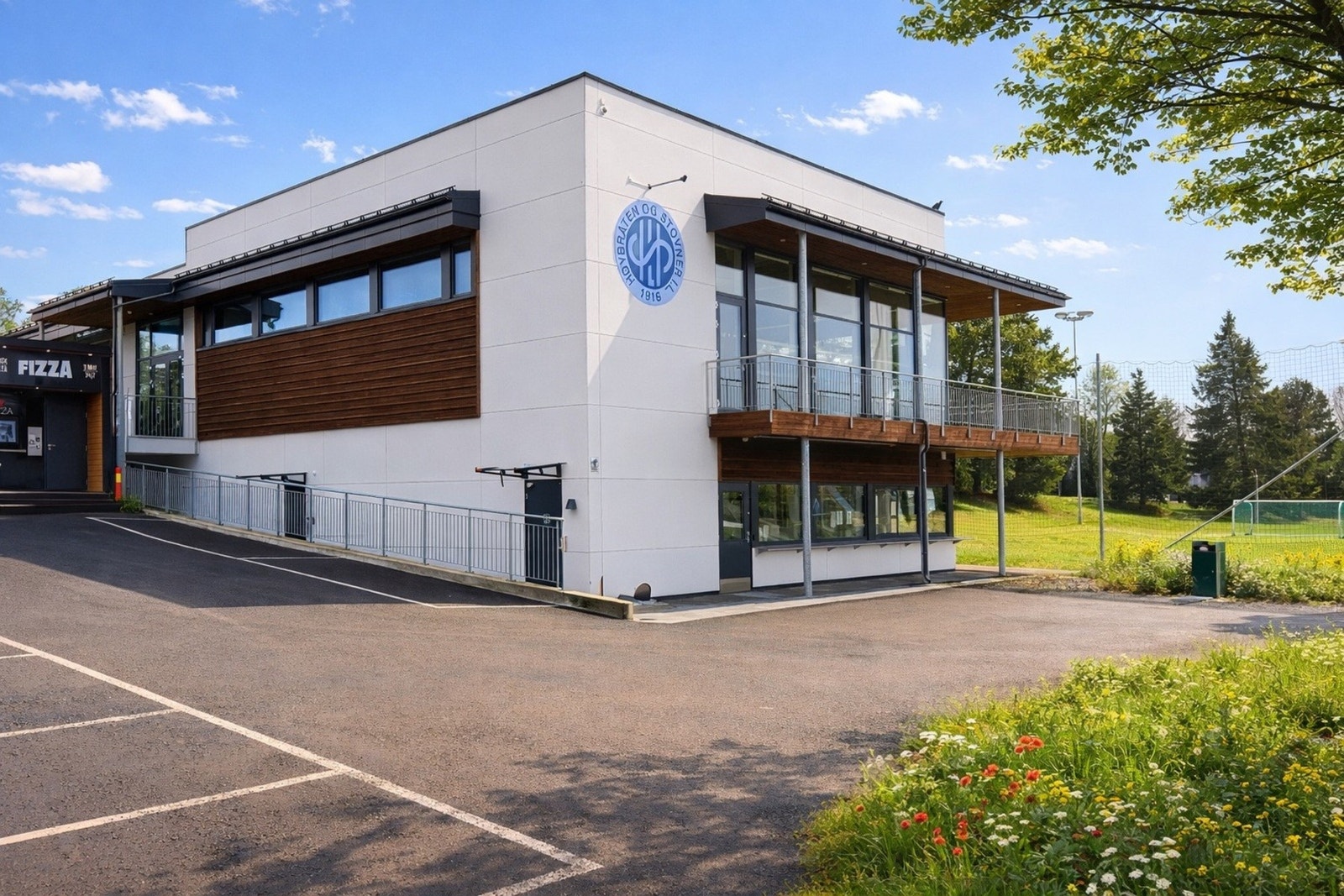 Høybråten idrettshus. Galleribilde