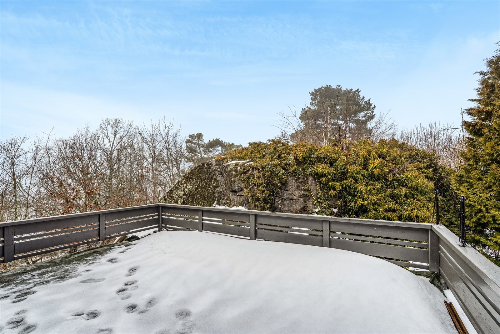 Terrasse over garasje. Galleribilde