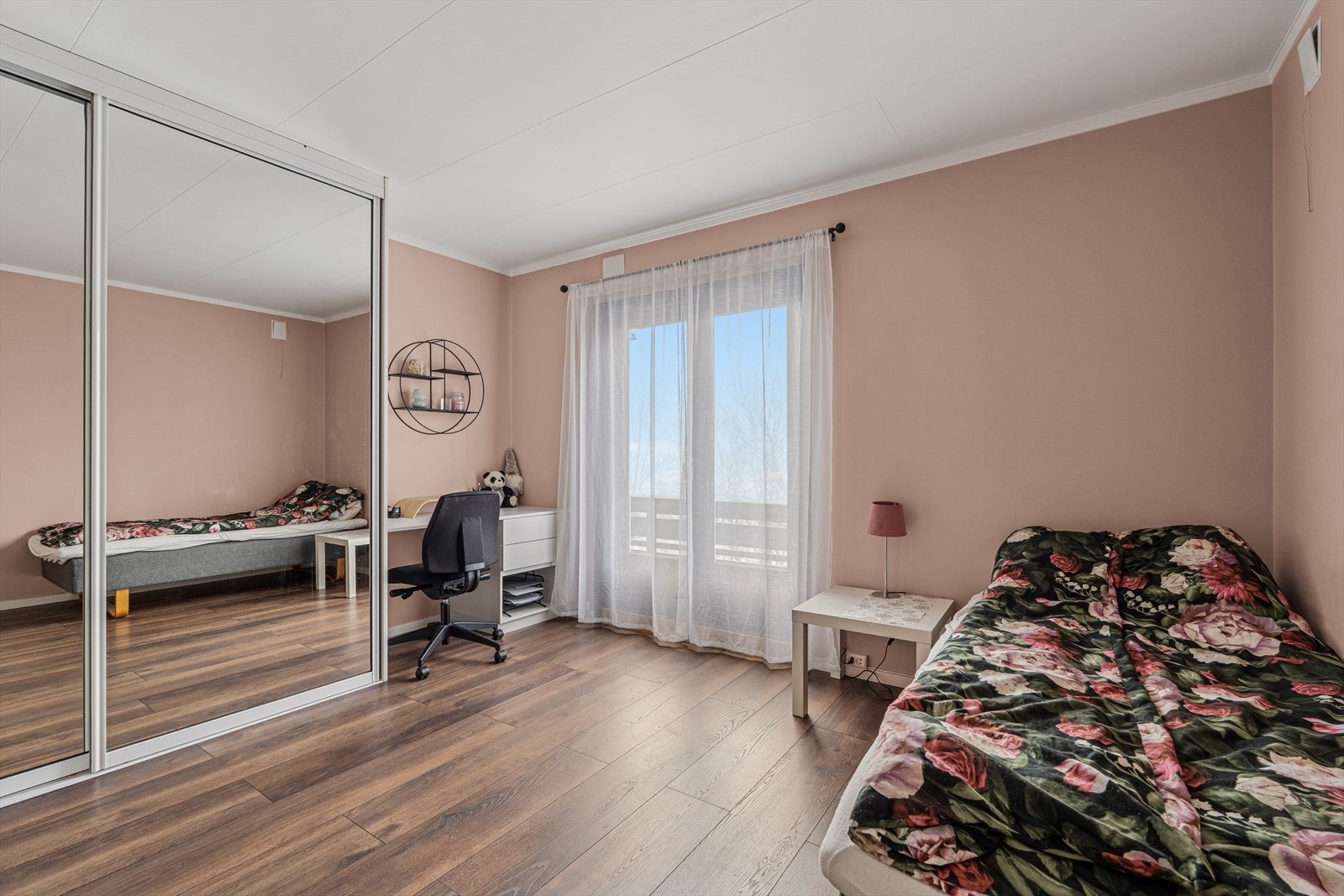 To av soverommene er i hovedetasjen. Galleribilde