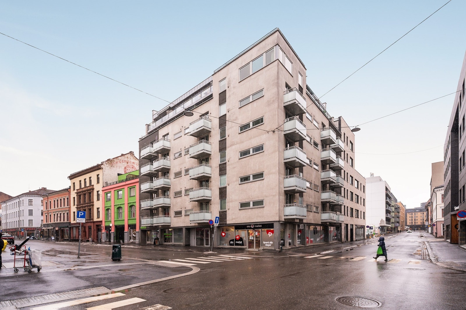 Her bor du midt i hjertet av Oslo, med umiddelbar nærhet til alt av servicetilbud. Galleribilde