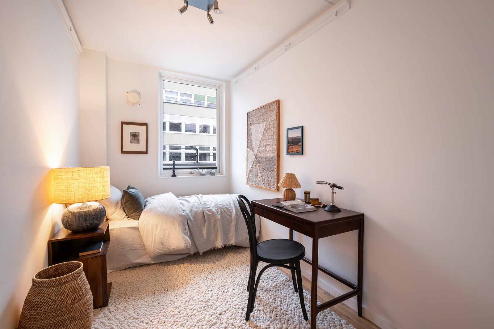 Det andre soverommet egner seg godt som barnerom, gjesterom eller kontor. Galleribilde