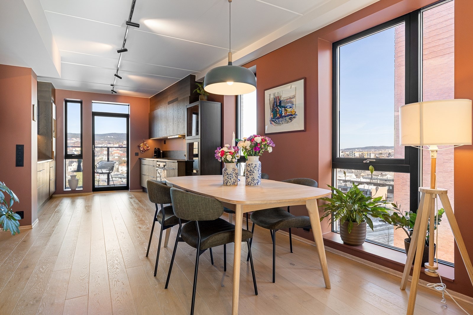 Velkommen til Sinsenveien 53D presentert av Lina Møretrø v/EiendomsMegler 1 Sør-Norge. Galleribilde