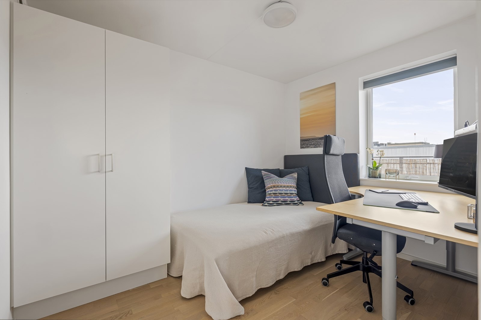 Soverom som egner seg godt som kontor, gjesterom, hobbyrom eller soverom. Galleribilde