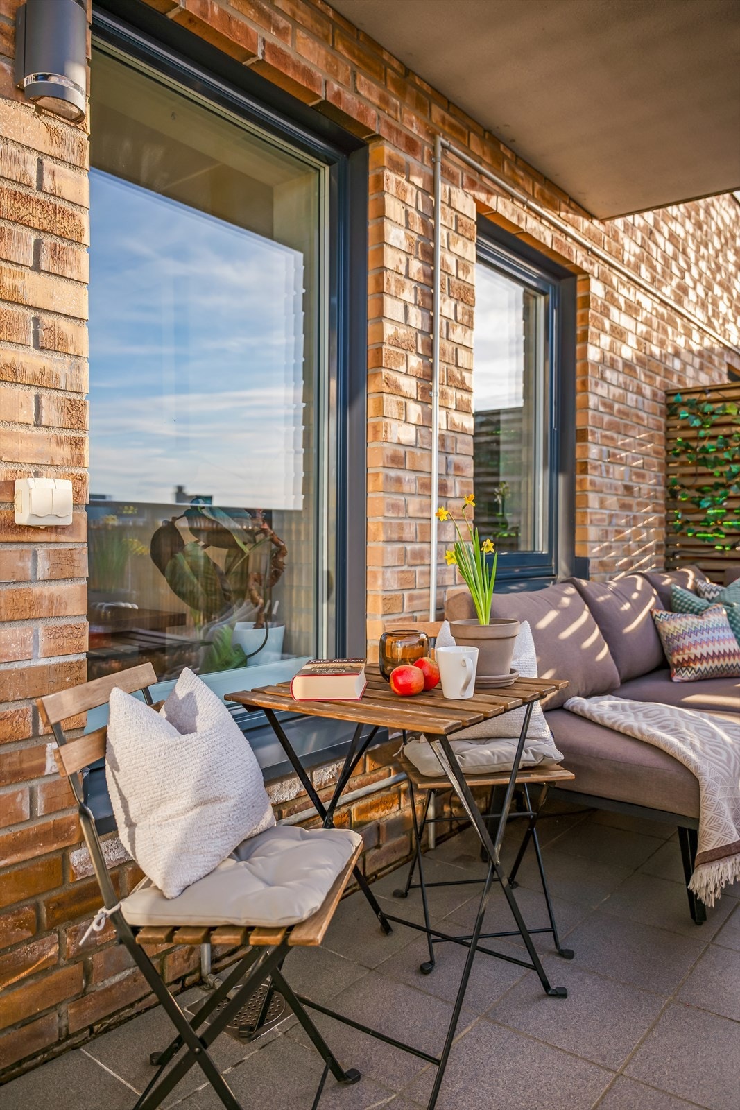 Her kan man nyte solen på ettermiddag- og kveldstid. Galleribilde