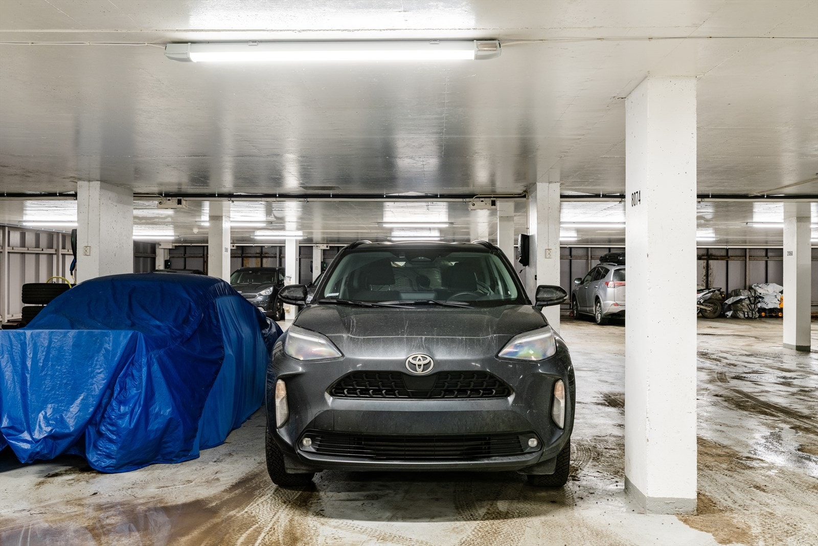 Det er parkering i felles garasjeanlegg med mulighet for å montere el-lader Galleribilde