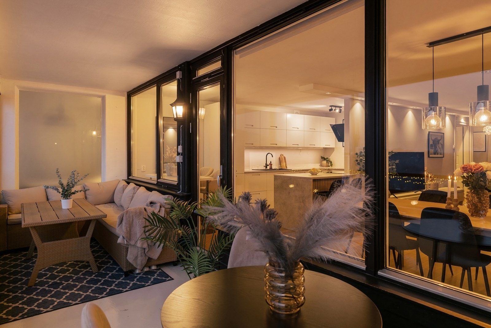 Svært romslig med mulighet til å innrede med lekre utemøbler. Balkongen fungerer som en fin forlengelse av stuen Galleribilde