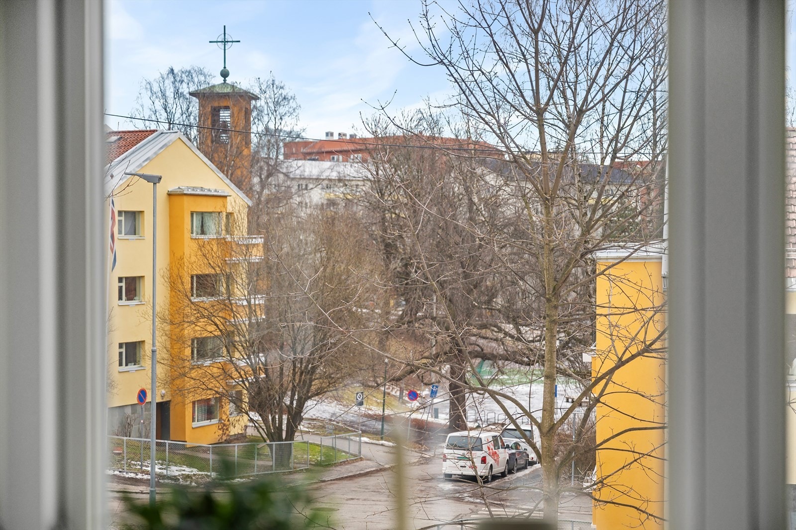 Dette er en beliggenhet som kombinerer det beste av to verdener - urbant byliv og grønne, rolige omgivelser - i et trygt og etablert nabolag Galleribilde