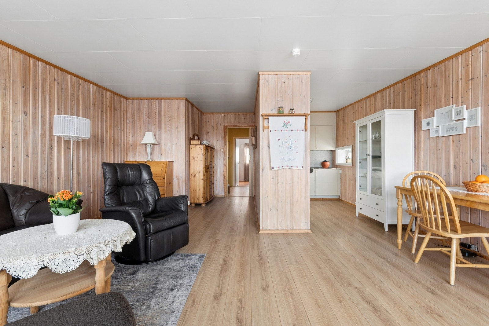 Fellesutgiftene betjener fellesgjeld, kommunale avgifter, renovasjon og banel-tv. Galleribilde