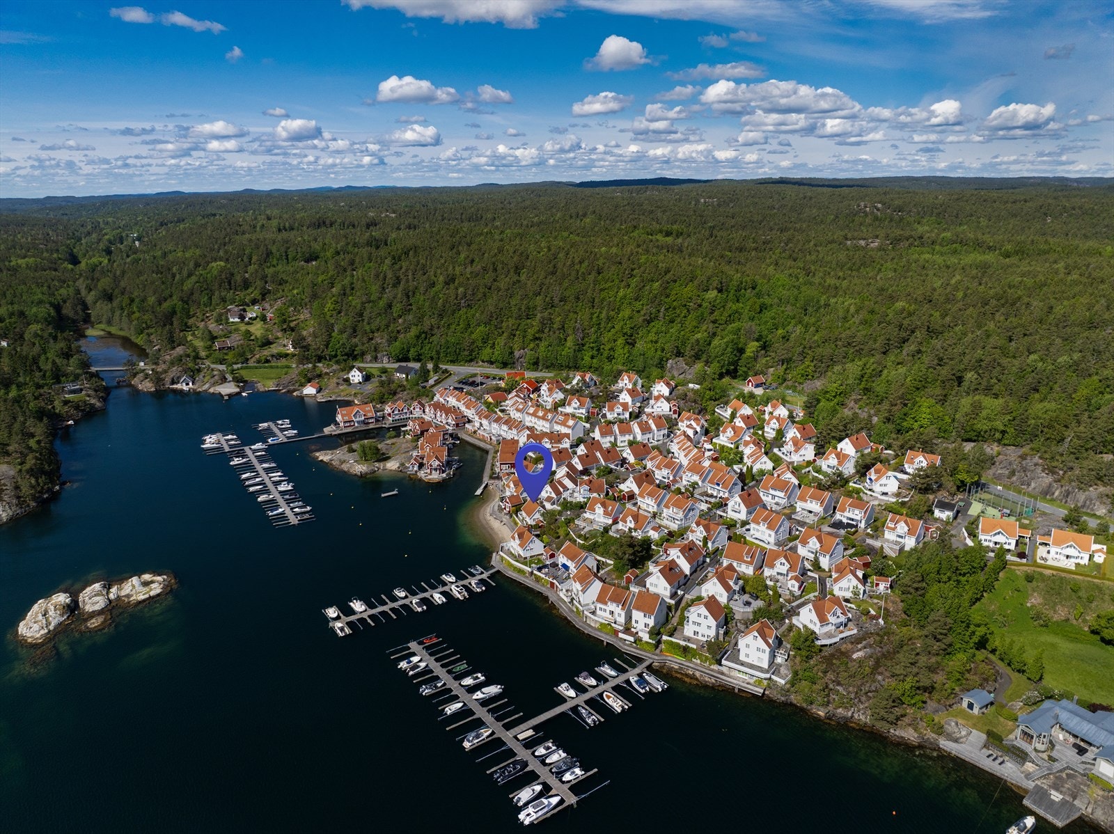 Området byr på ekte sommeridyll ved havet, så vel som flotte turmuligheter i skog og mark. Galleribilde