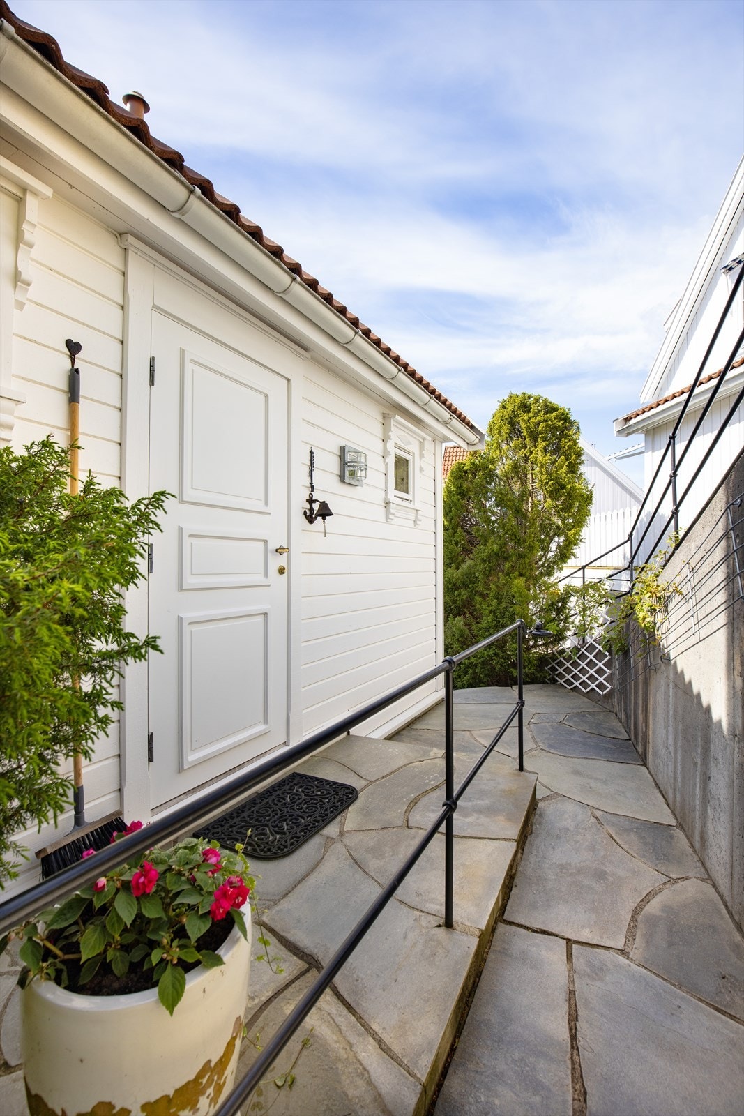 Skiferkledd inngangsparti Galleribilde