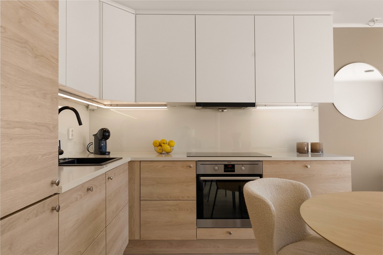 Stilig og moderne kjøkken. Galleribilde