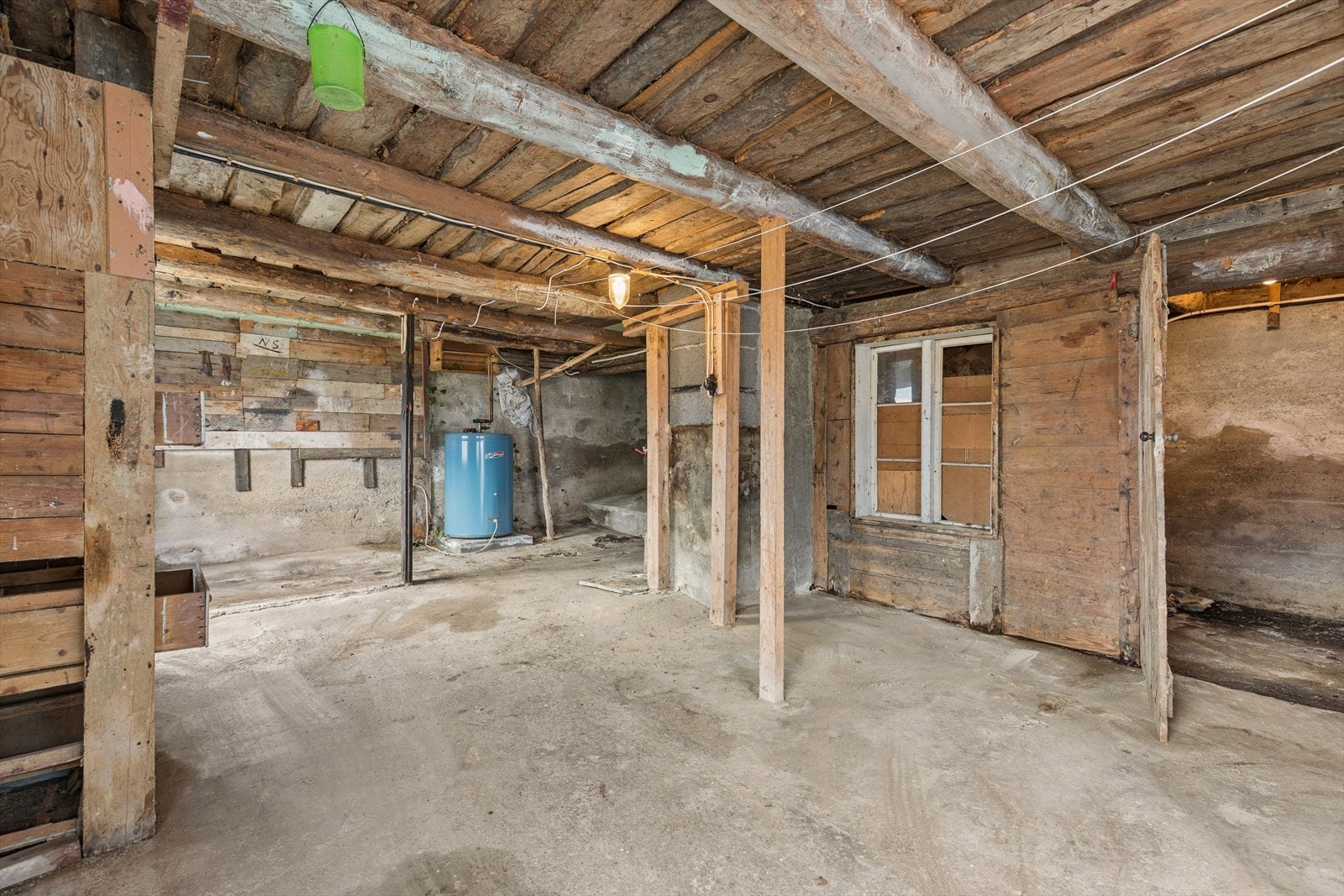 Boligen har grovkjeller med ekstern adkomst. Galleribilde