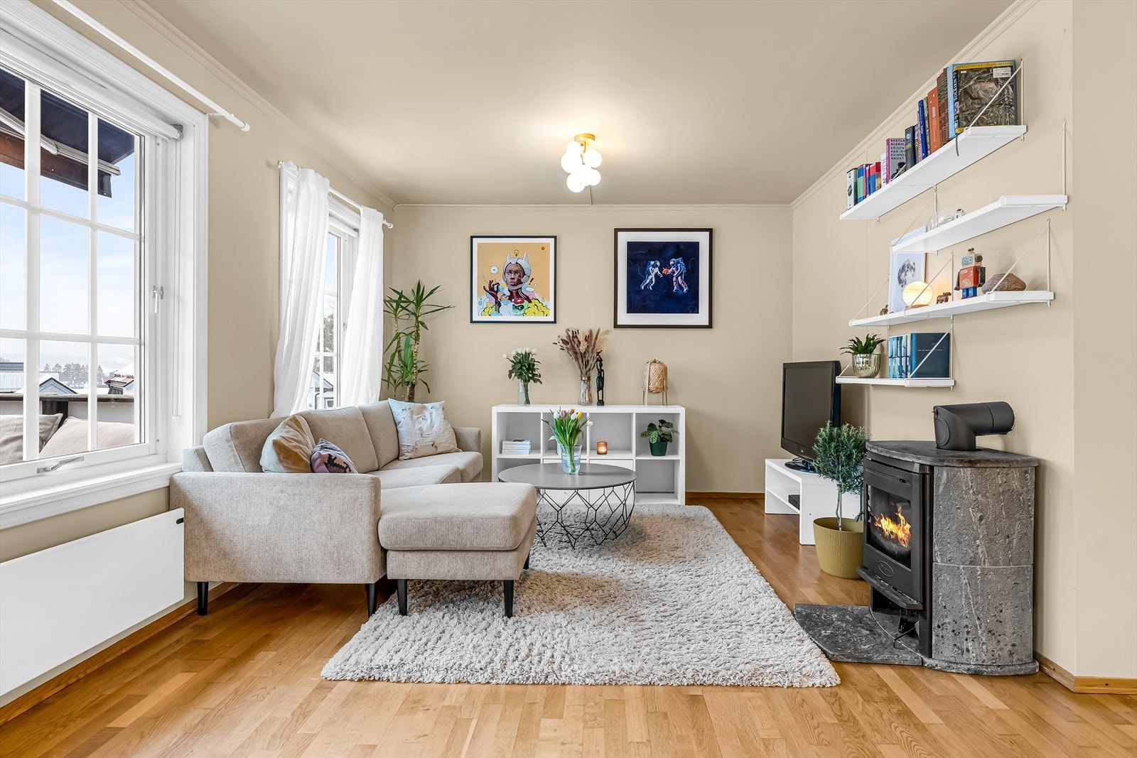 Velkommen til Kristian Haugs vei 5A presentert av Eiendomsmegler Kristoffer Stormfelt v/Aktiv!
Fotograf: Håvard Daae Rognli. Galleribilde