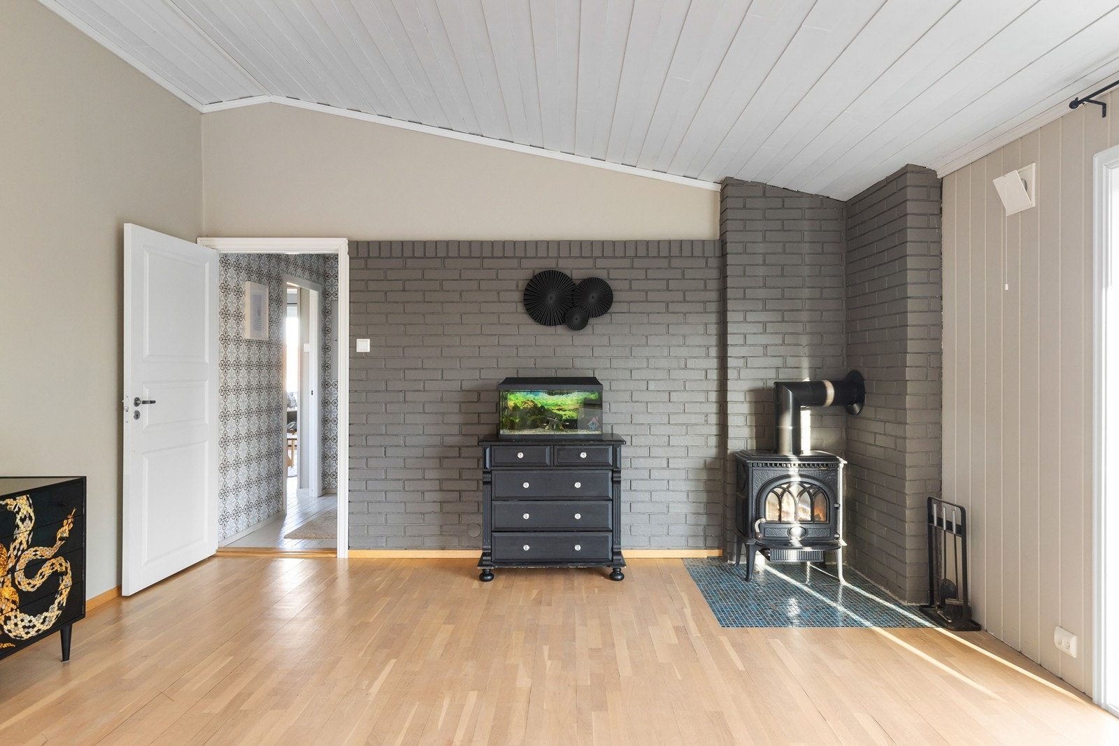 Kjøkken og stue ligger hver for seg. Galleribilde