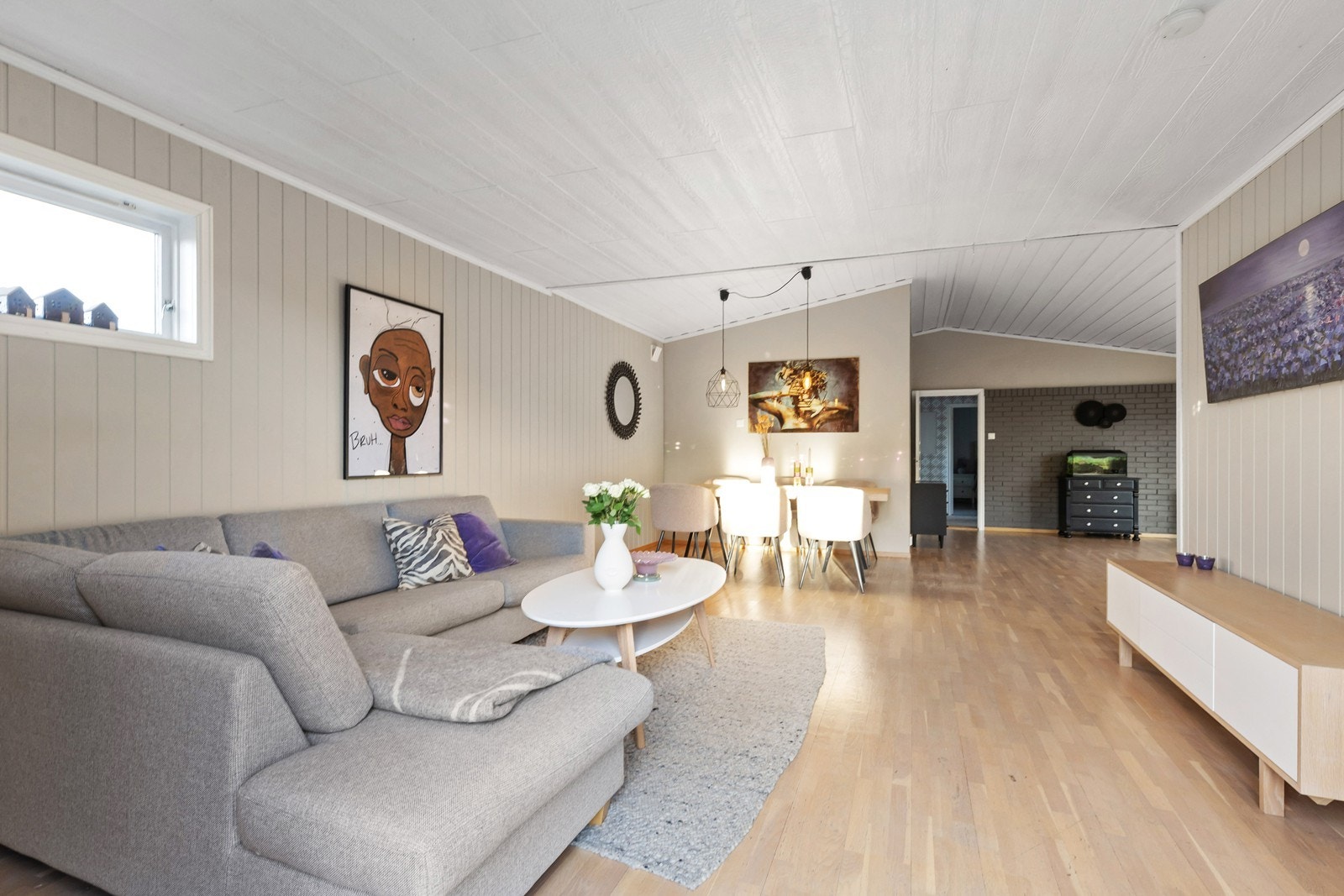 Boligen ble betydelig oppgradert av forrige eier i 2010 og 2011. Galleribilde