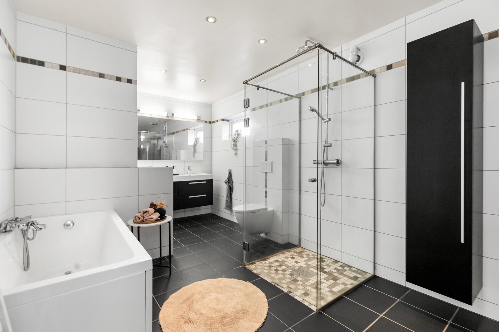 Badet ble renovert av forrige eier i 2010. Galleribilde