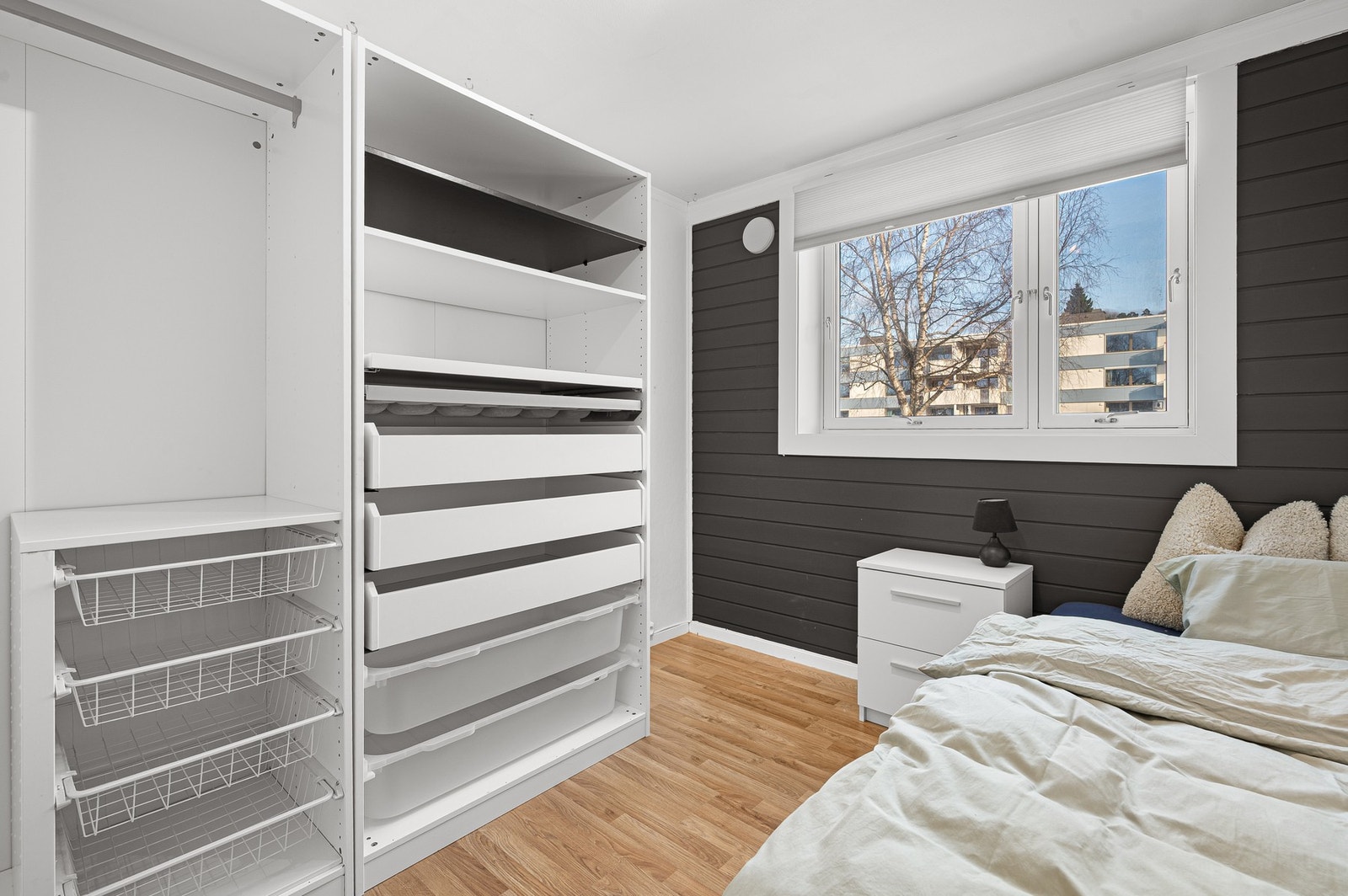 Her er det også plass til en garderobeløsning. Galleribilde