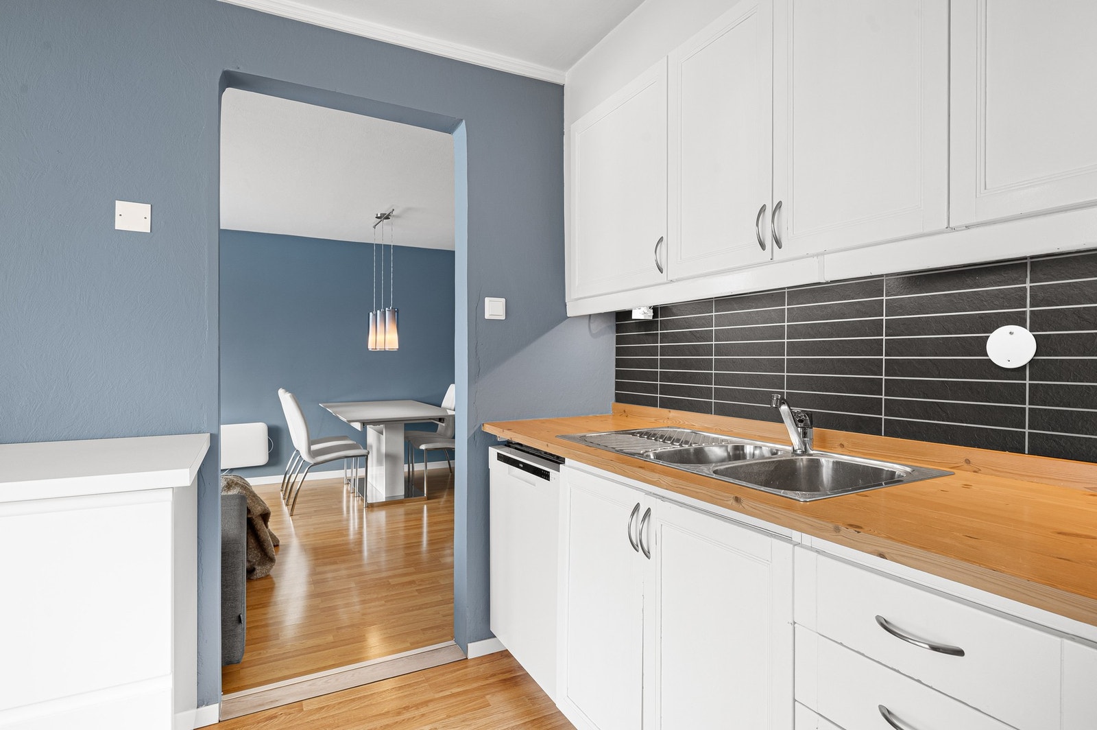 Det er frittstående hvitevarer. Galleribilde