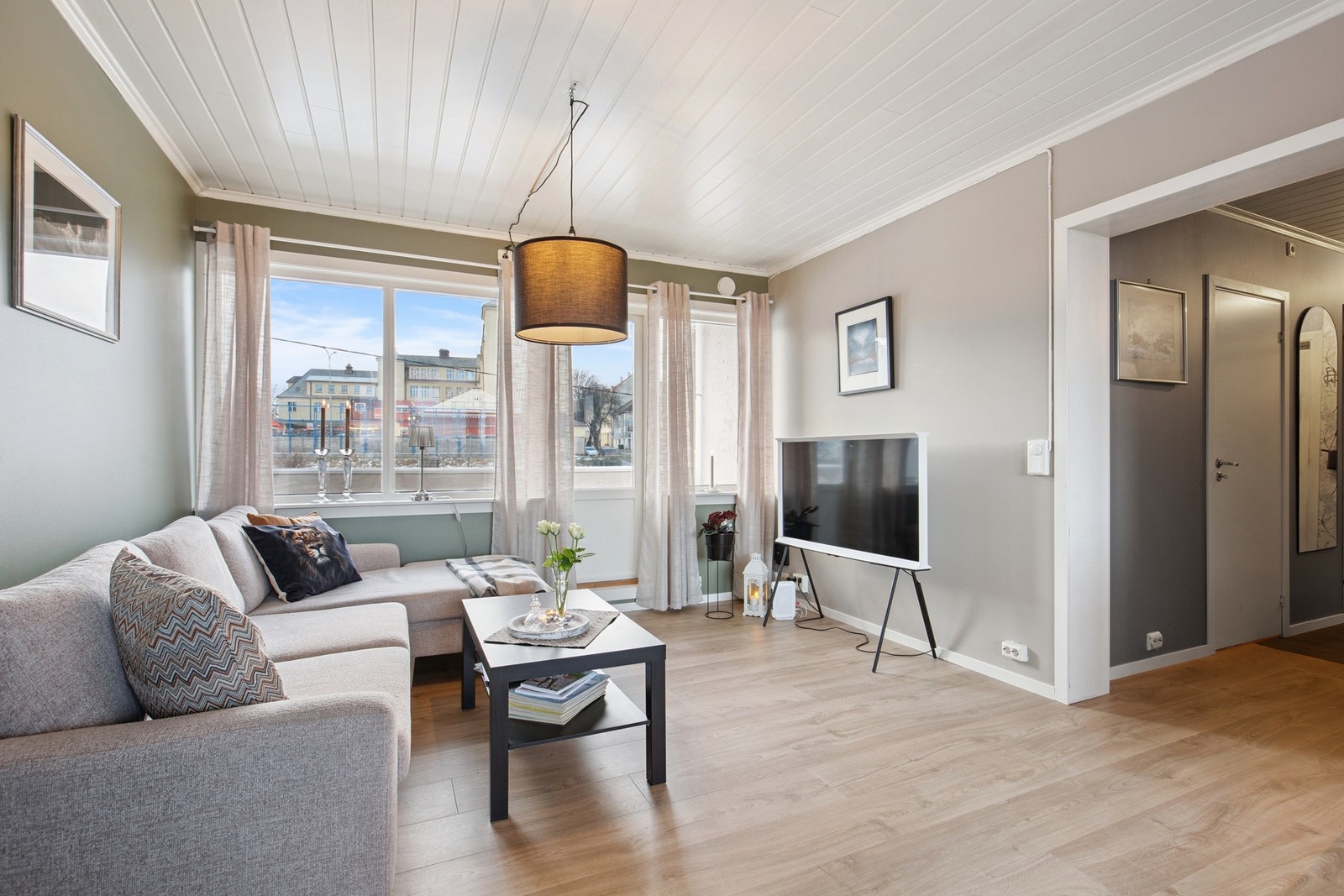 God plass til ønsket møblement Galleribilde