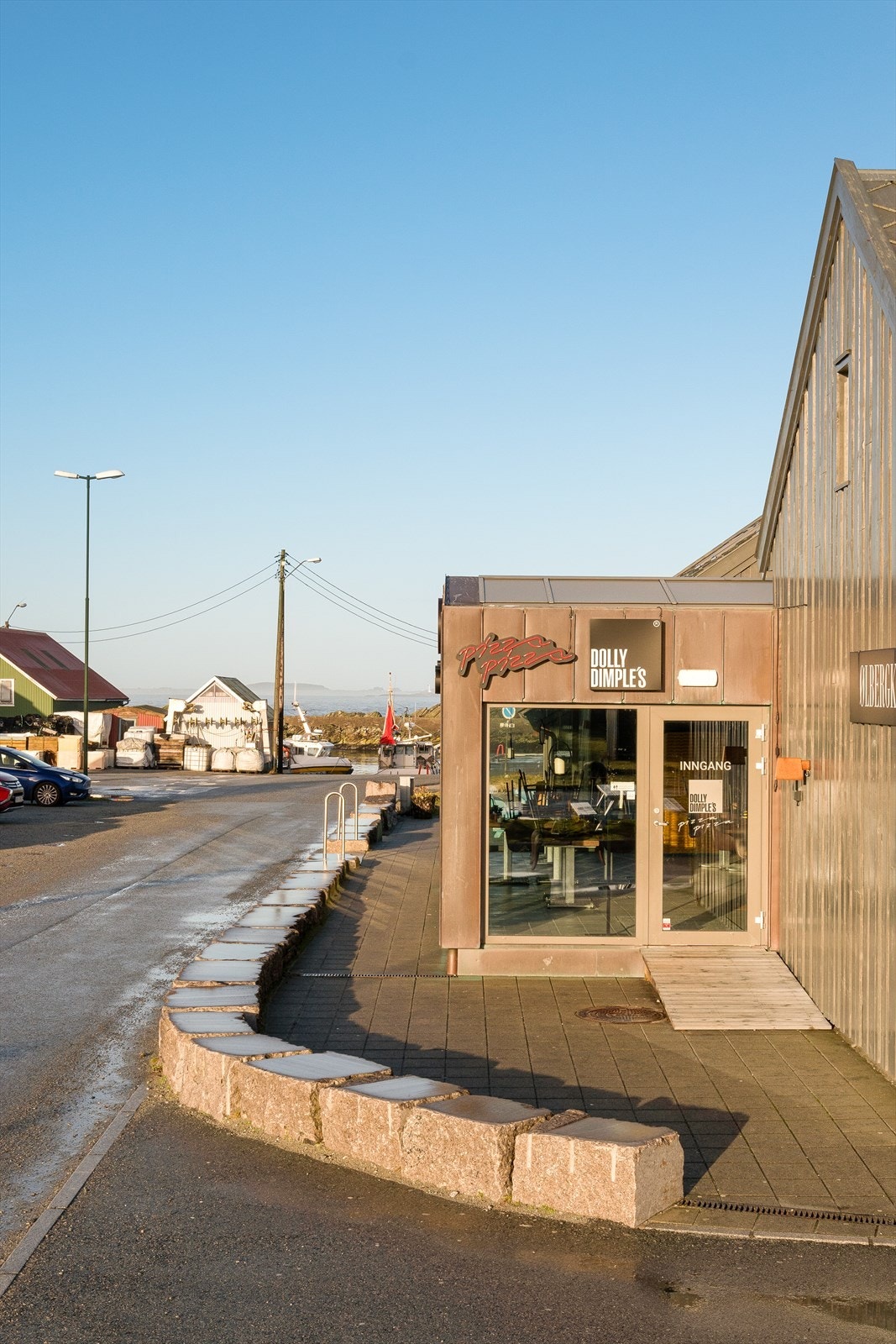 Ølberg havn er et sjarmerende utfartsområde med småbåthavn og spisesteder. Galleribilde