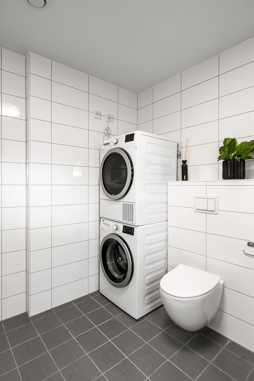 Badet har også opplegg til vaskemaskin og tørketrommel. Galleribilde