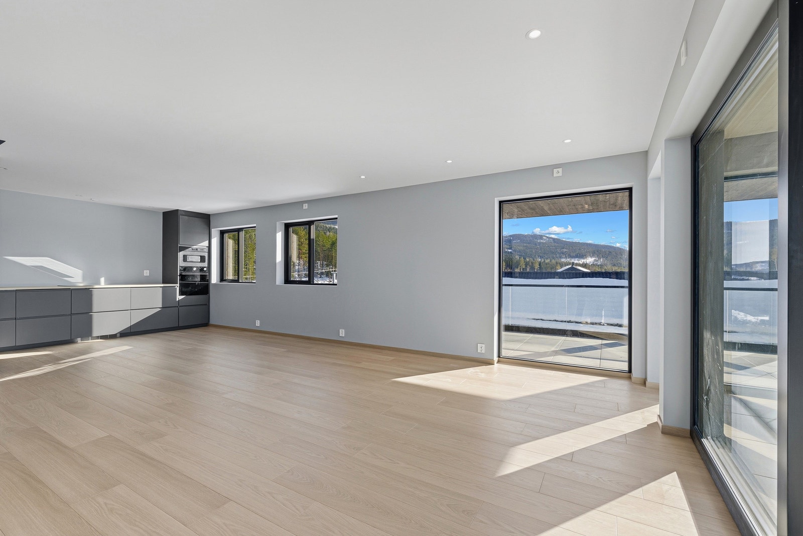 Åpen stue/kjøkkenløsning. Galleribilde