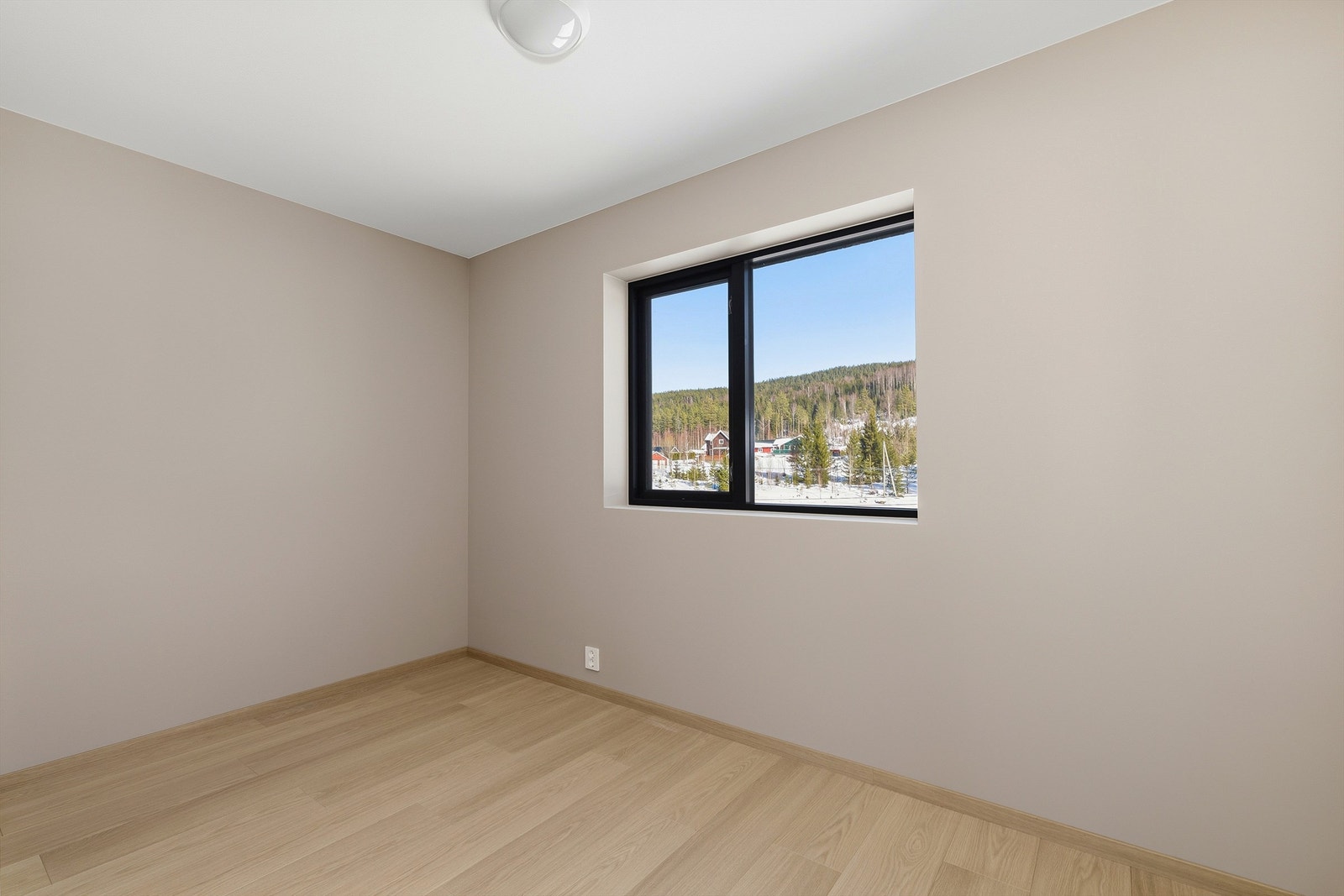 Soverom 1 som befinner seg i boligens 1.etasje. Galleribilde