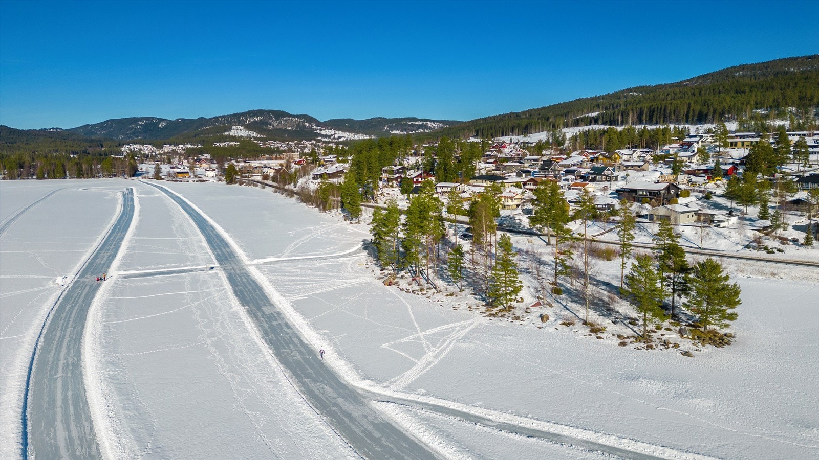 På Harestuavannet blir det på vinteren laget skøytebane når forholdene tillater det. Galleribilde