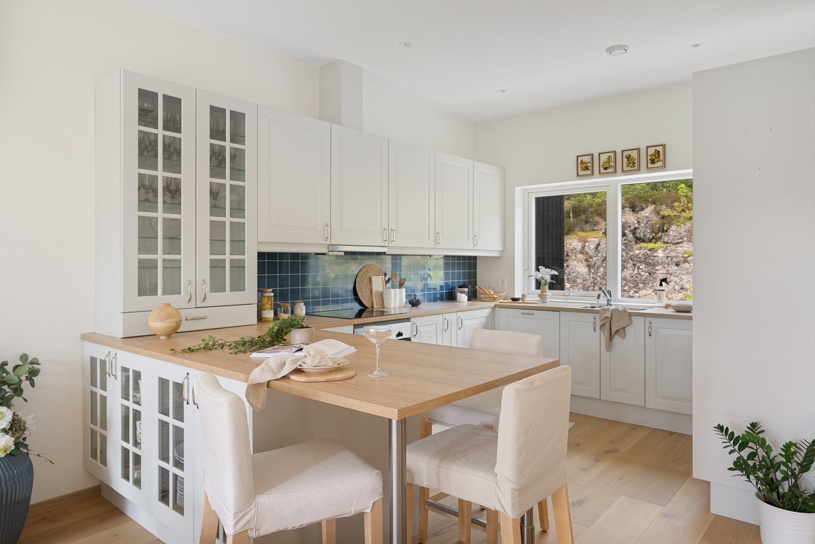 Kjøkkenet har gode kvaliteter og løsninger. Galleribilde