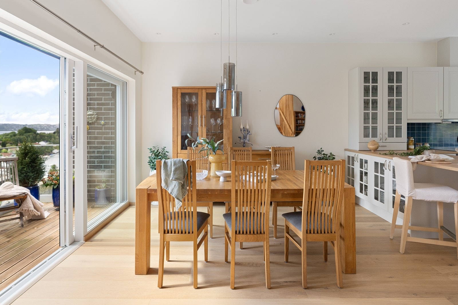 Som vist er det plass til en god spisestue. Galleribilde