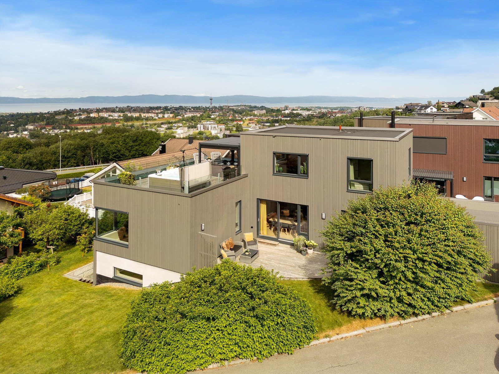 Den lokale benevnelsen Trondheims tak bærer virkelig ordet med rette! Galleribilde