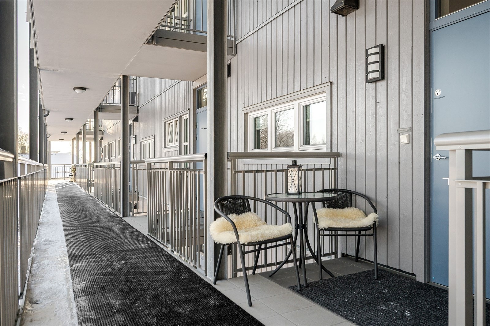 Inngangspartiet er overbygget. Galleribilde