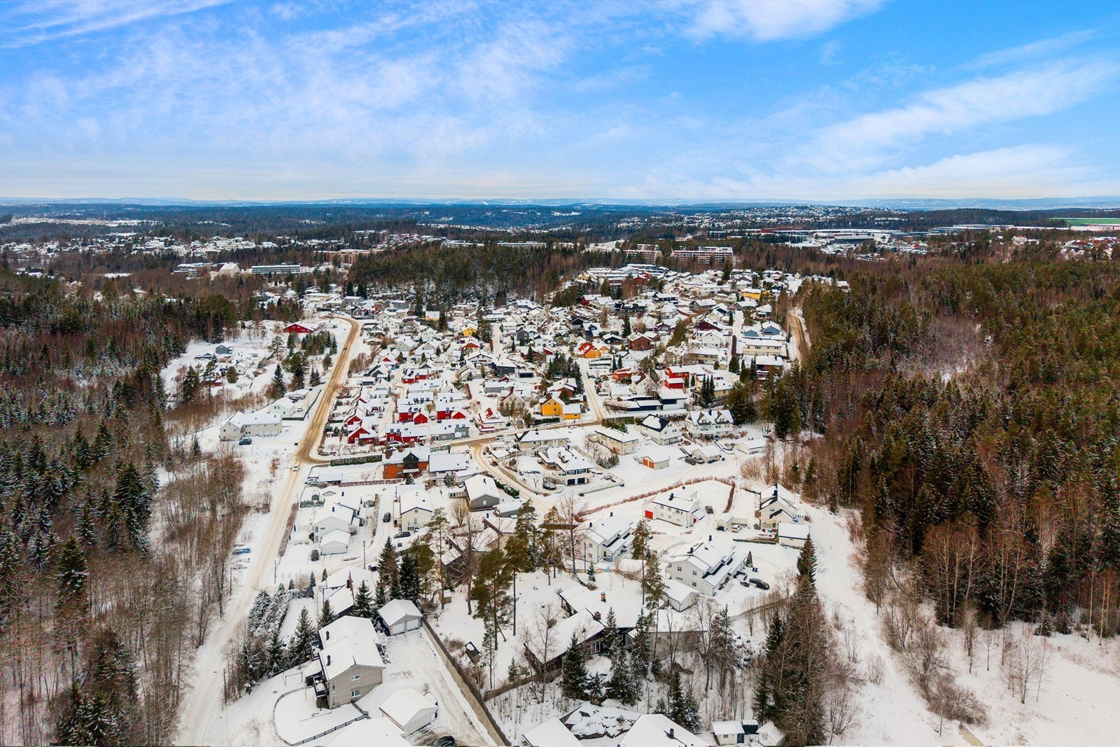 Det er kort vei til både skoler og barnehager. Galleribilde
