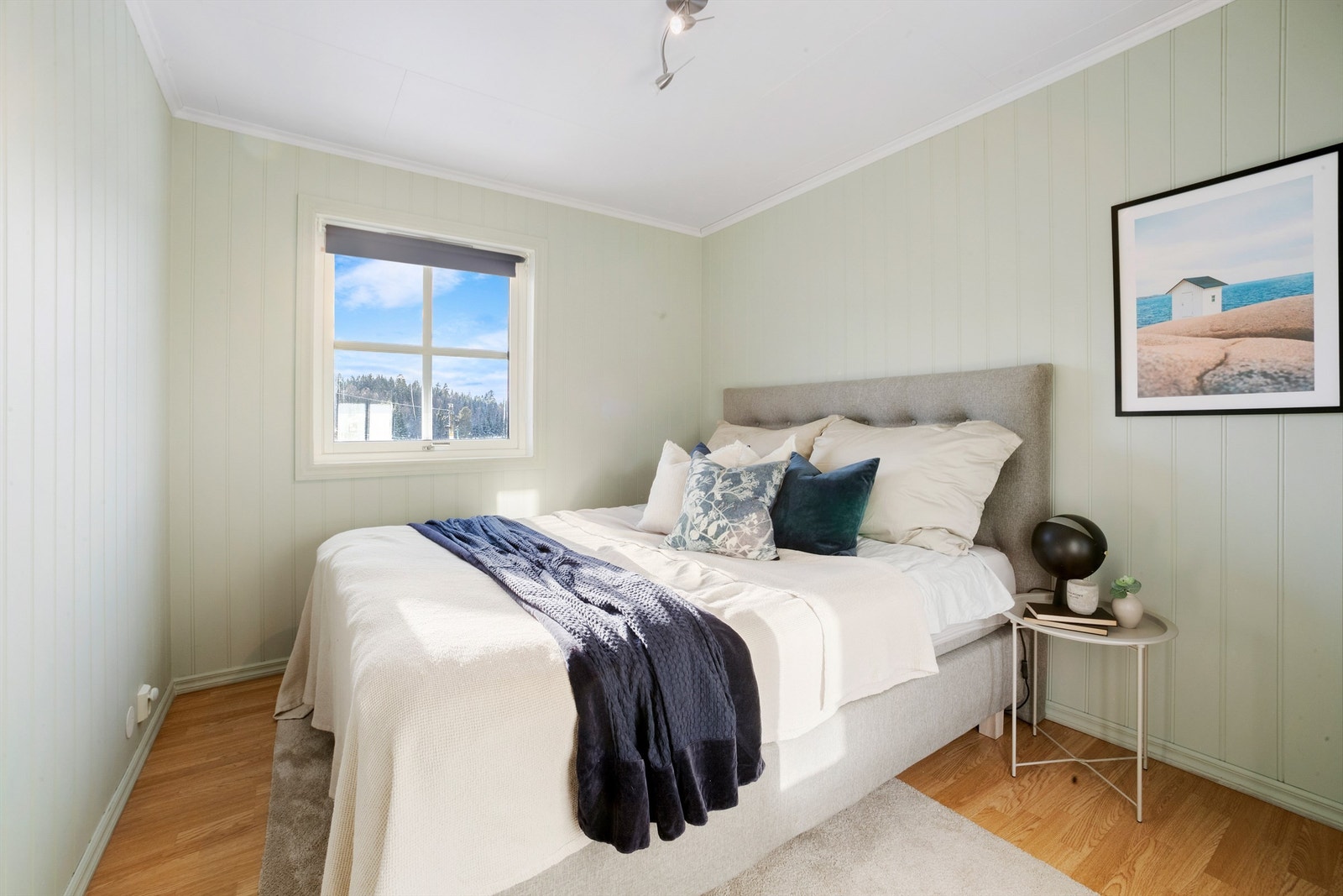 Boligen har fire gode soverom, alle plassert i andre etasje. Galleribilde