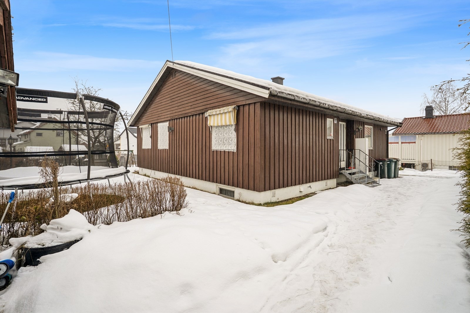 Et hyggelig inngangsparti ønsker deg velkommen hjem. Galleribilde