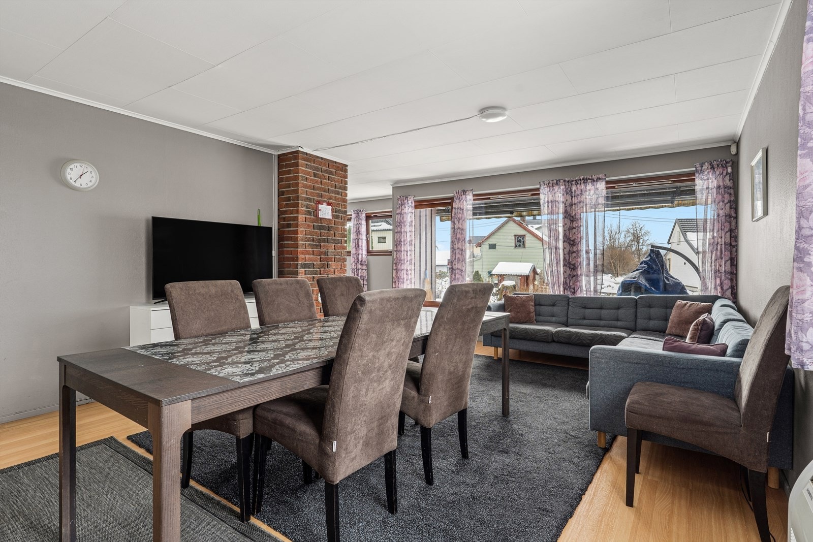 Spisegruppen tar plass i egen sone og inviterer til sosiale og hyggelige måltider med kjente og kjære. Galleribilde