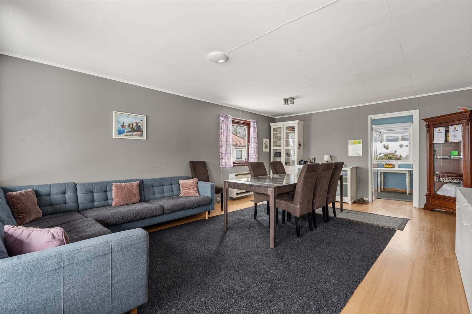 Varmepumpe er etablert for oppvarming. Galleribilde