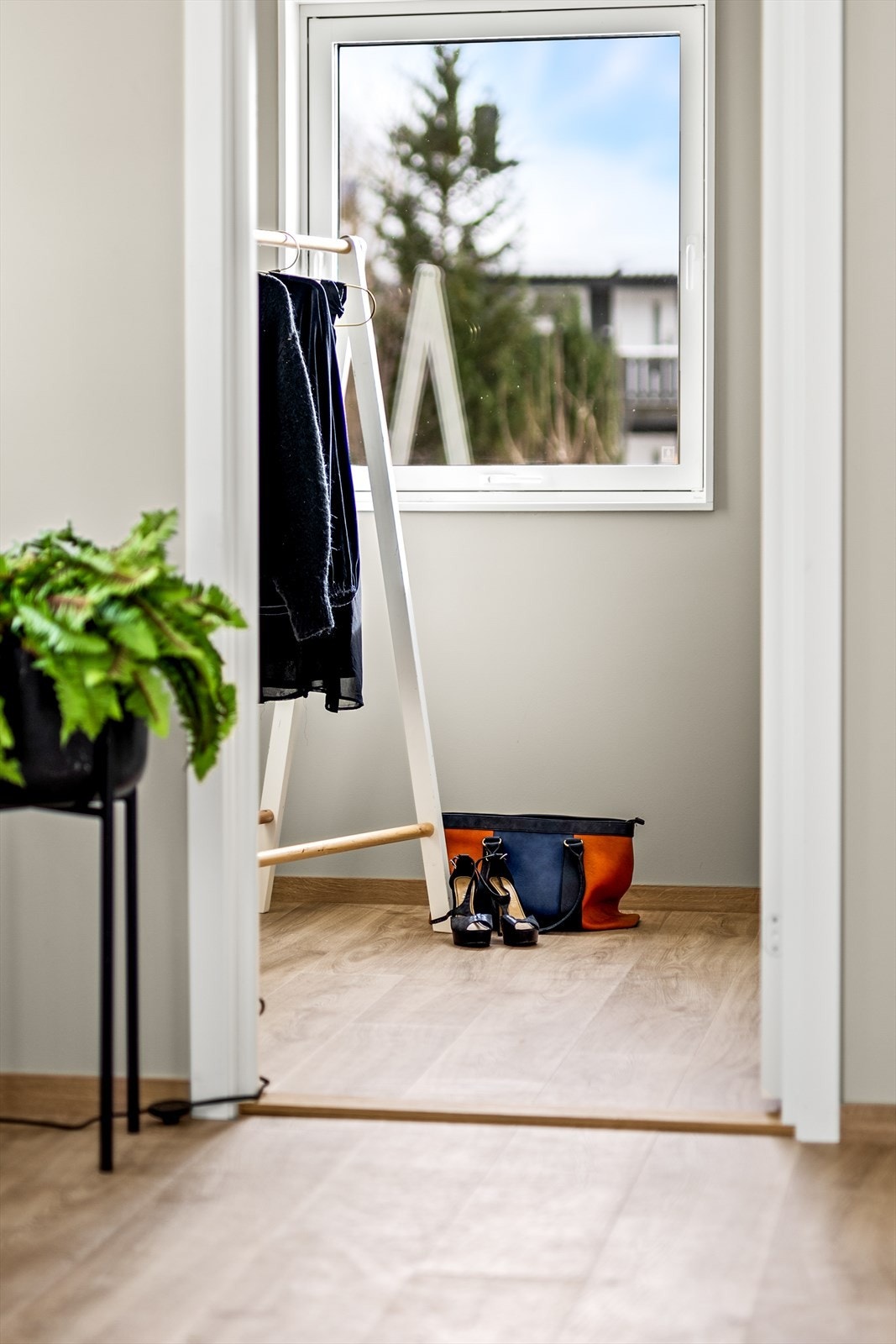 Detaljbilde fra gang og bod/garderobe Galleribilde