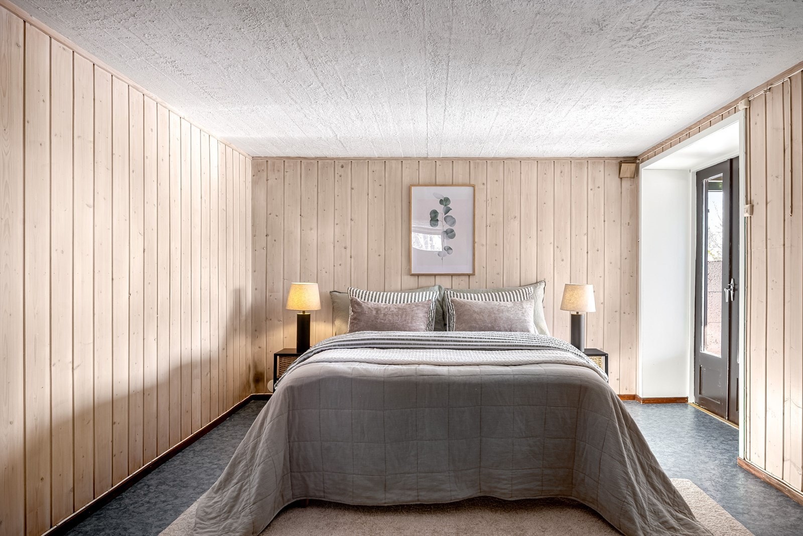 Ekstra rom i kjeller innredet som soverom (ikke godkjent for varig opphold) Galleribilde