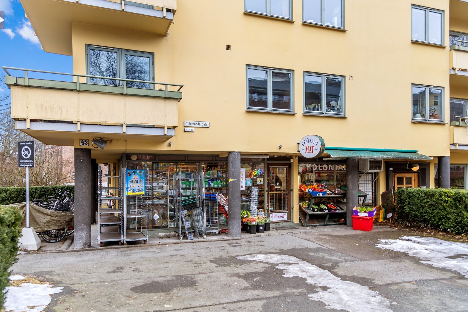 Hyggelig Kolonial ved Vestkanttorget. Galleribilde